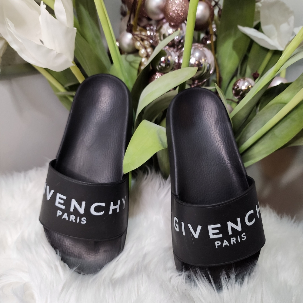 Givenchy Logo  Women Pool Slides size6